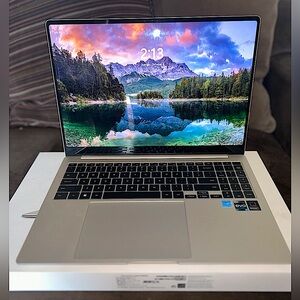 Samsung Galaxy Book3 Pro 16" i7 13th Gen 16GB RAM 1TB SSD NP960XFG